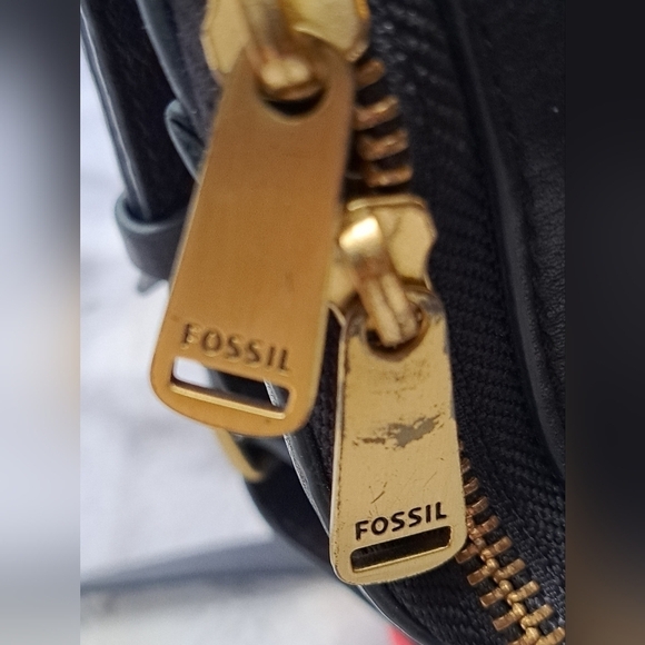 Fossil Leather Colorblock Crossbody Bag - Picture 6 of 12